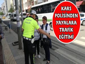 Kars Polisinden Yayalara Trafik Eğitimi