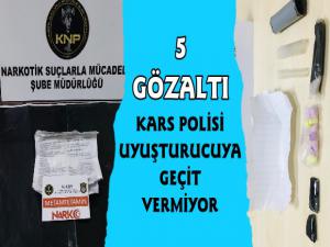 Kars'ta Araçtan Uyuşturucu Çıktı 5 Gözaltı