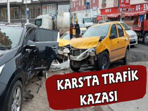 Kars'ta Ticari Taksinin Karıştığı Trafik Kazası