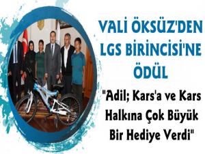 Vali Öksüz'den Karsın LGS Türkiye Birincilerinden Adil Karadağ'a Ödül