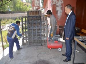 Sarıkamış'ta köy okulları onarılıyor