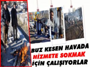 Kars'ta Buz Kesen Havada, Hizmete Sokmak İçin Çalışıyorlar