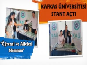 Kafkas Üniversitesi Yeni Öğrenciler İçin Tanıtım Standı Kurdu