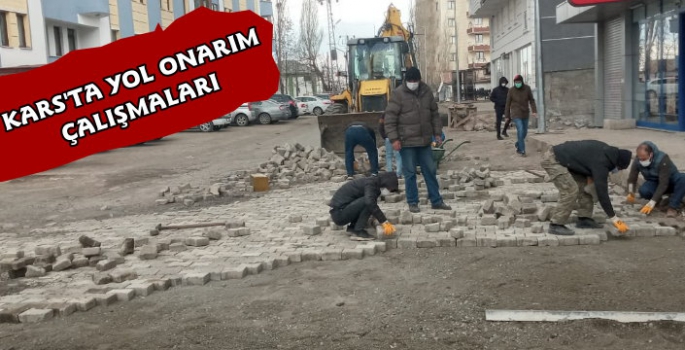 Kars Belediyesi'nden Parke Taşlı Yollarda Onarım