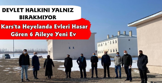 Kars'ta Heyelan Nedeniyle Evleri Hasar Gören Vatandaşlara Yeni Evleri Teslim Edildi