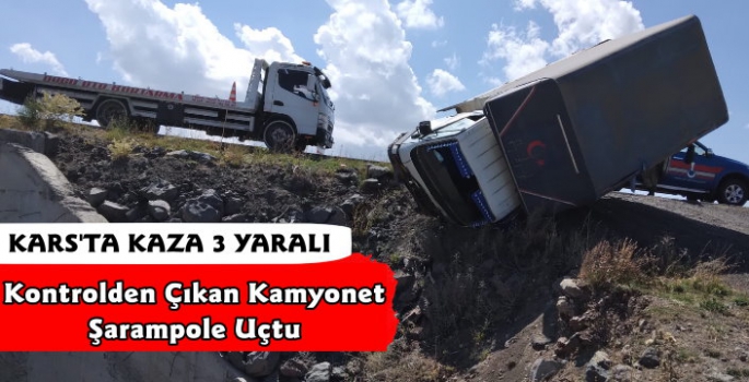 Kars'ta Kamyonet Şarampole Uçtu 3 Yaralı