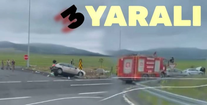 Sarıkamış'ta İki Otomobil Çarpıştı: 3 Yaralı