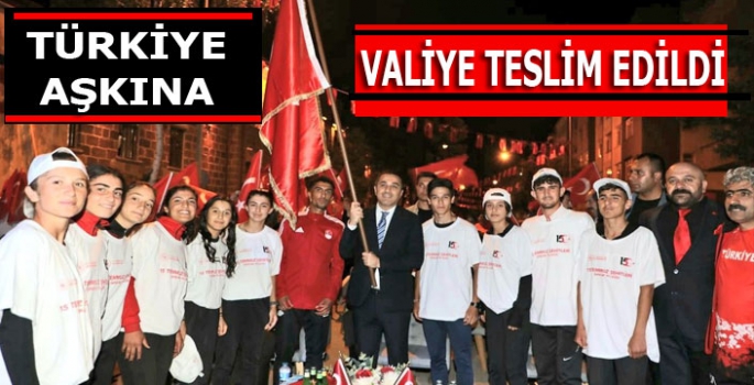 'Türkiye Aşkına' Temasıyla Valiye Teslim Edildi